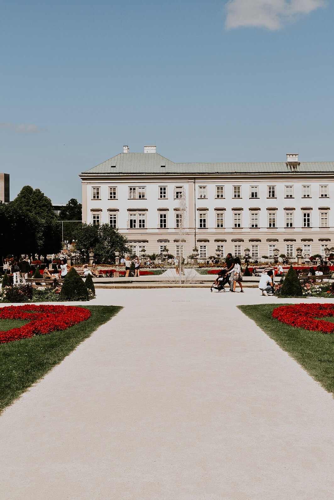 mirabell-palace-gardens-visiteuropeancastles