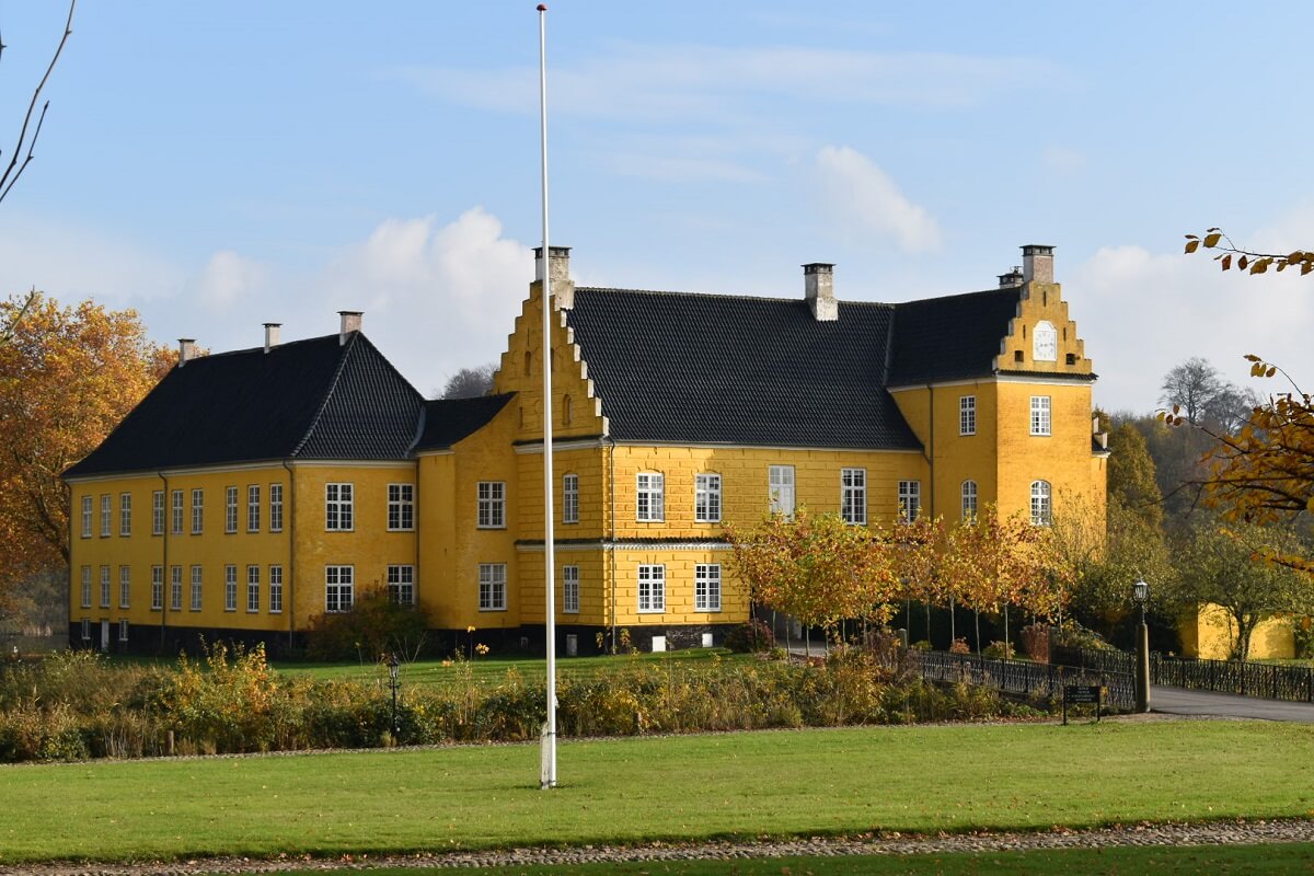 Lykkesholm-Slot-castles-funen-denmark-visiteuropeancastles
