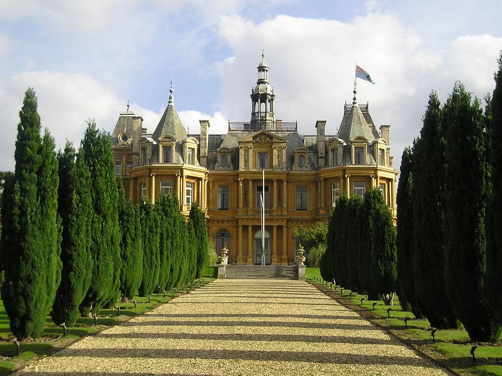 halton-house-bridgerton-film-locations-visiteuropeancastles