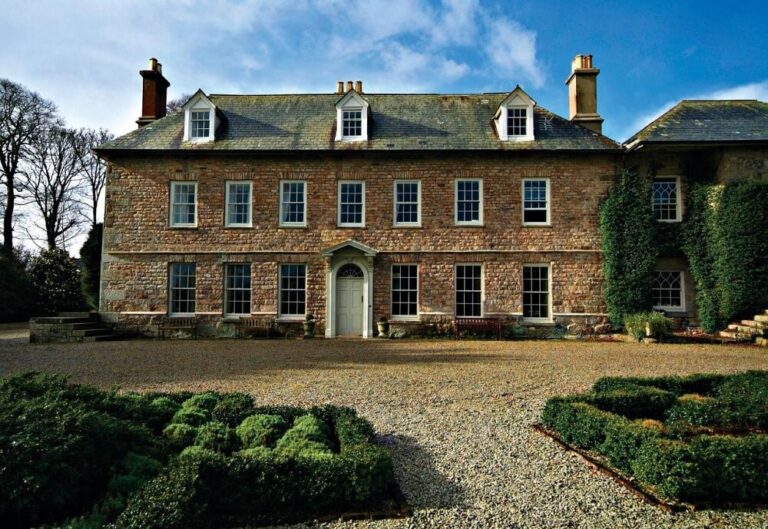 Visit the Castles & Stately Homes in Cornwall Visit European Castles
