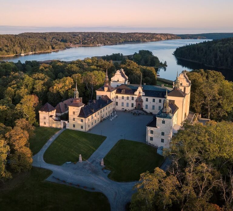 16 Castles & Palaces in Stockholm