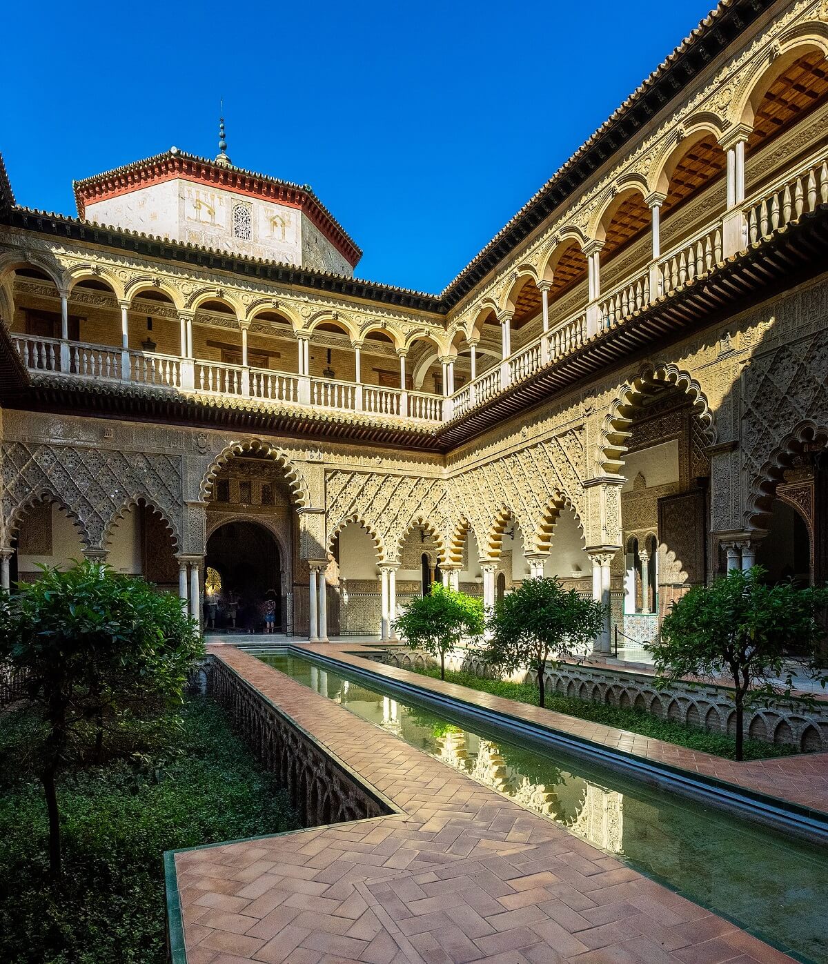 alcázar-sevilla-royal-palaces-spain-visit-european-castles
