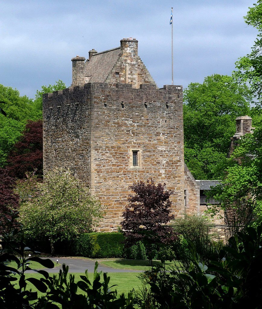 dean-castle-tower-castles-near-glasgow-scotland