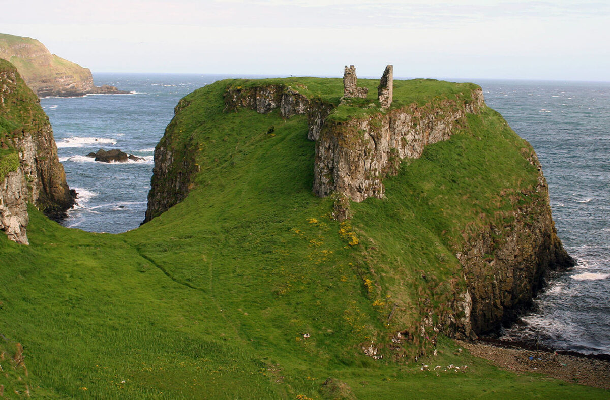 dunseverick-castle-ruin-northern-ireland