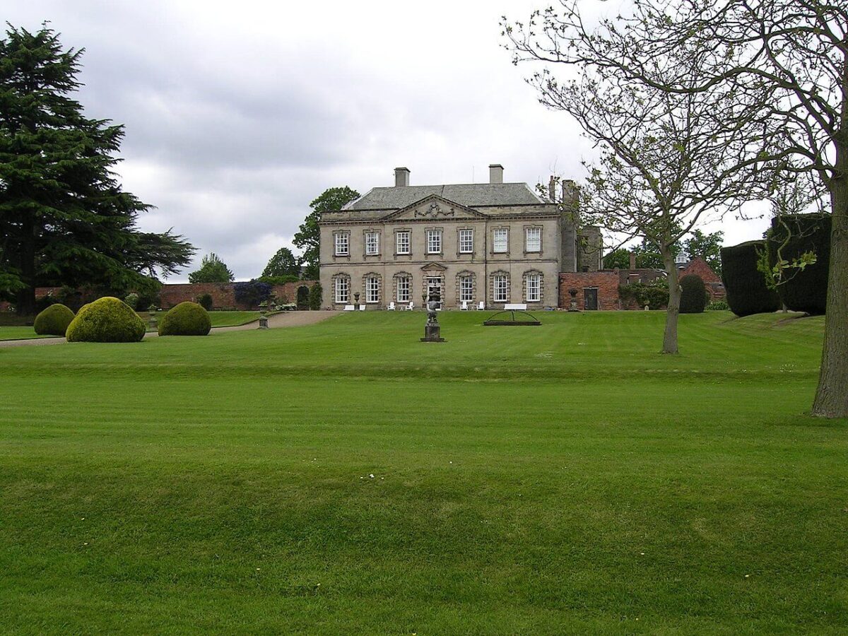 melbourne-hall-country-house-derbyshire-england