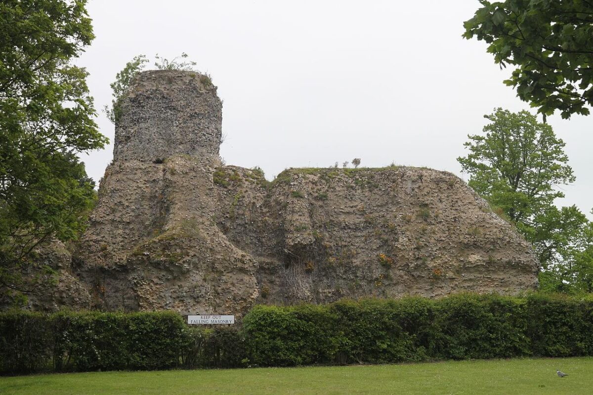walden-castle-ruin-castles-in-essex-england