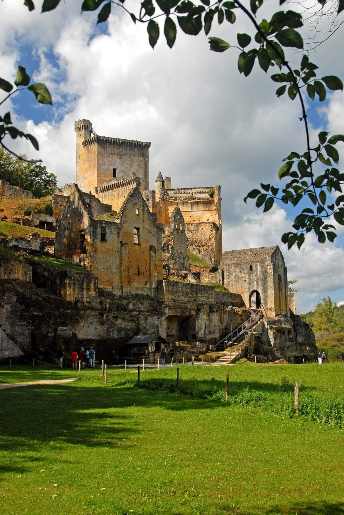 chateau-de-commarque-castles-southern-france
