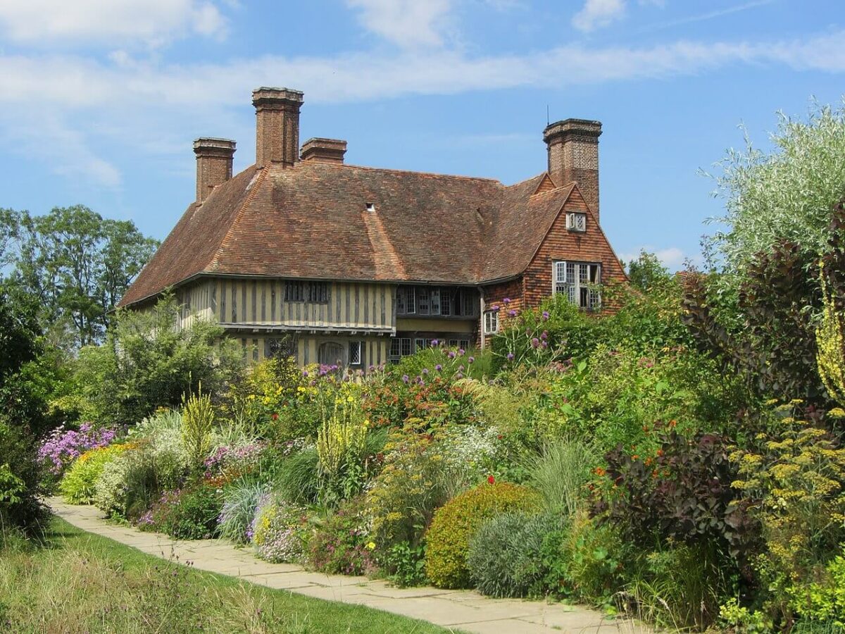 great-dixter-arts-and-crafts-garden-castles-country-houses-east-sussex