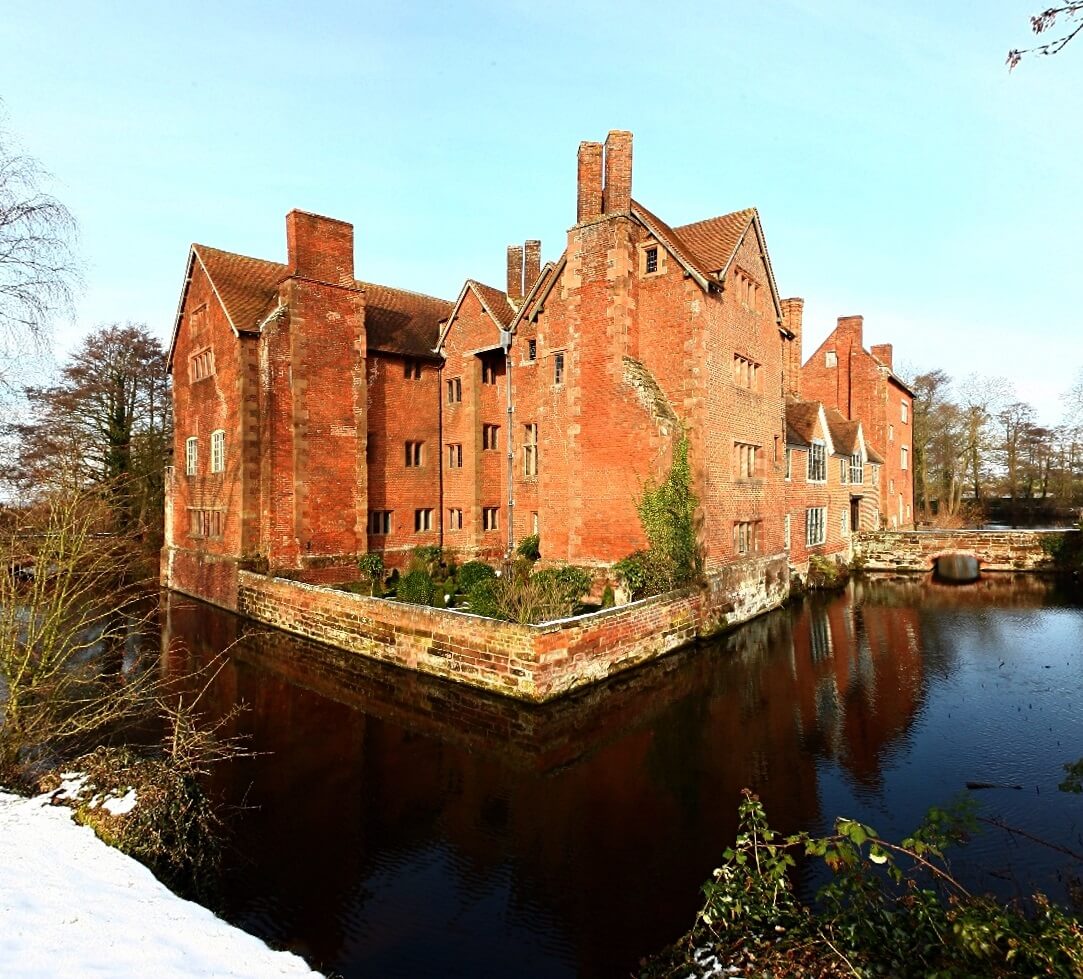 harvington-hall-elizabethan-manor-house-moated-country-house