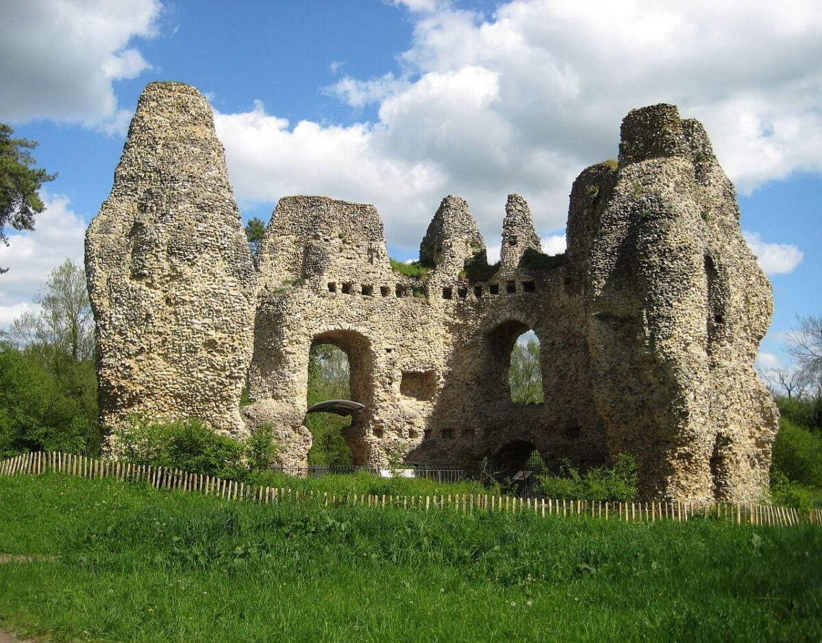 odiham-castle-ruins-hampshire-england