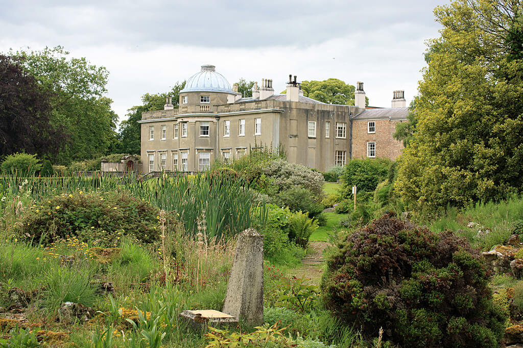 scampston-hall-garden-yorkshire